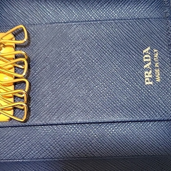 Authentic Prada Bow and Ribbon Key Card Case in Saffiano Leather - Picture 4 of 17